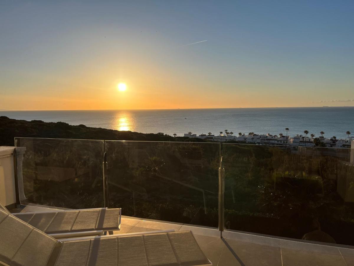Luxury Apartment Stunning Seaview Bs 3104 Манилва Экстерьер фото